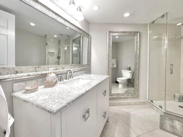 5420 N Ocean Drive 906, Singer Island, FL 33404