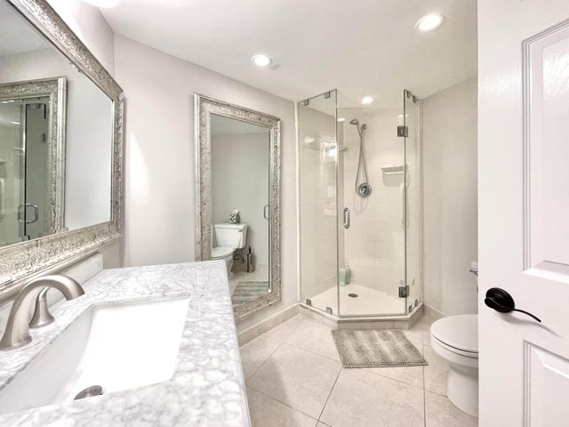 5420 N Ocean Drive 906, Singer Island, FL 33404