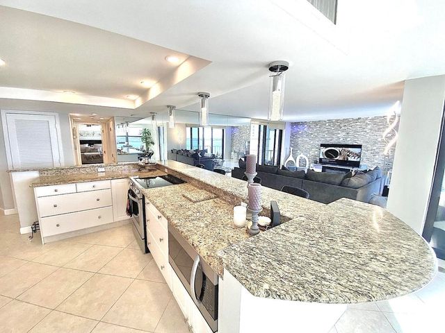 5420 N Ocean Drive 906, Singer Island, FL 33404