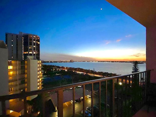 5420 N Ocean Drive 906, Singer Island, FL 33404
