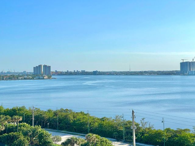 5420 N Ocean Drive 906, Singer Island, FL 33404