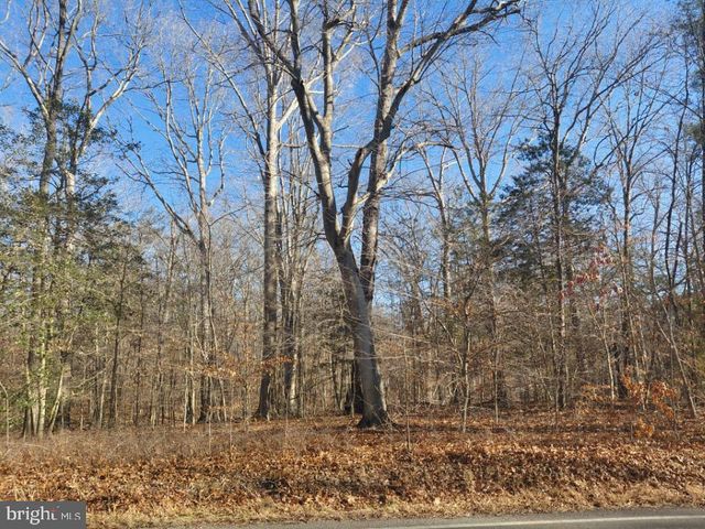 7060 ANNAPOLIS WOODS RD, La Plata, MD 20646