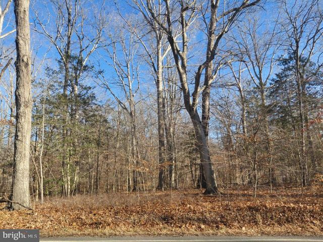 7060 ANNAPOLIS WOODS RD, La Plata, MD 20646