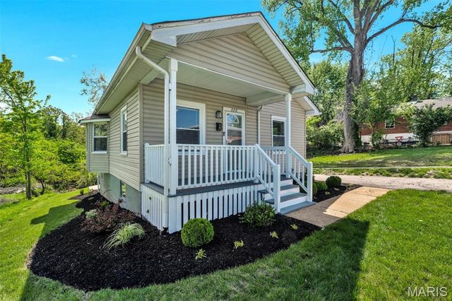 330 Chambers Road, Riverview, MO 63137