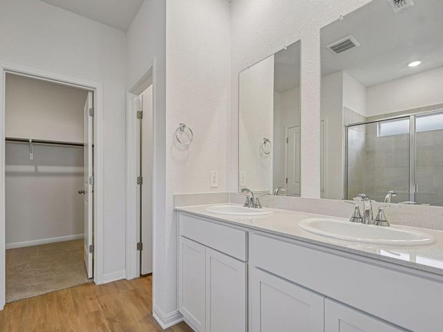280 Red Tail Hawk LN, Cedar Creek, TX 78612