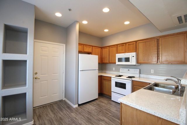 6770 N 47TH Avenue 1021, Glendale, AZ 85301