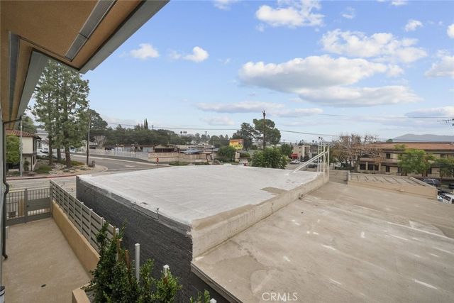 2608 Honolulu Avenue 310, Montrose, CA 91020