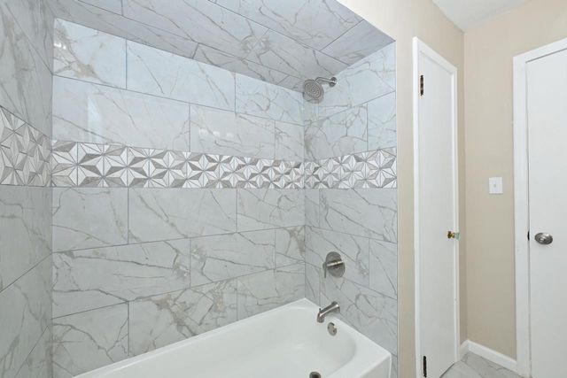 4300 N 73rd STREET, Milwaukee, WI 53216