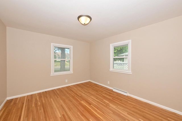 4300 N 73rd STREET, Milwaukee, WI 53216