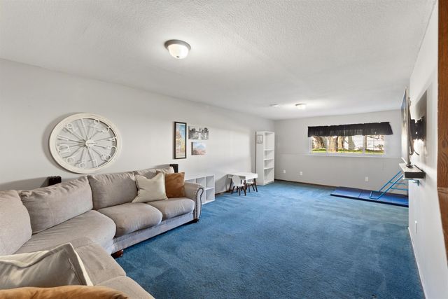506 E Wild Plum Circle, Derby, KS 67037