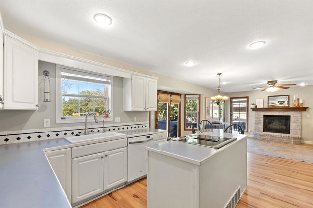506 E Wild Plum Circle, Derby, KS 67037