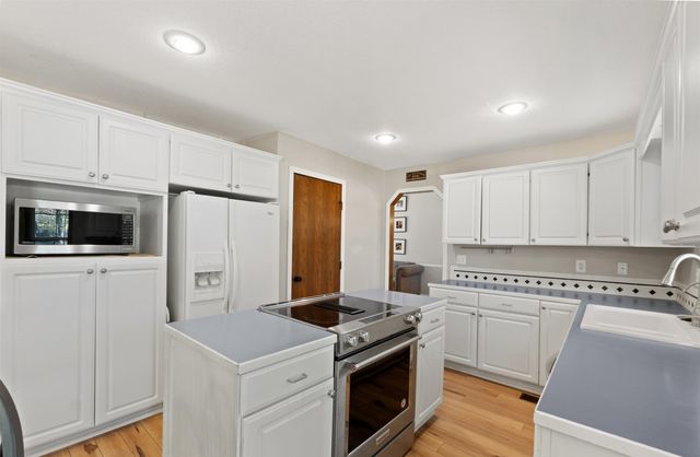 506 E Wild Plum Circle, Derby, KS 67037