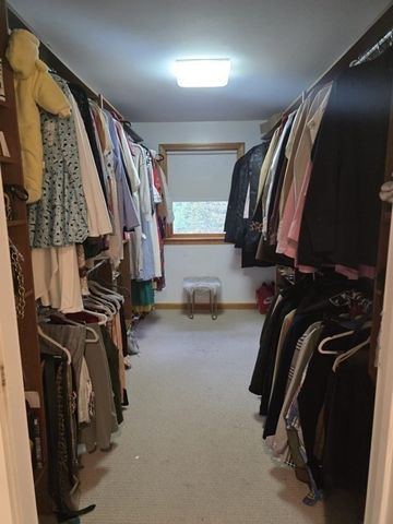 20 Farm Pond Rd, Dracut, MA 01826