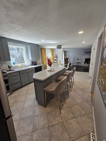 20 Farm Pond Rd, Dracut, MA 01826