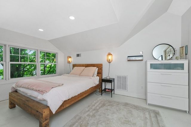 105-107 Adena Rd 105, Newton, MA 02465