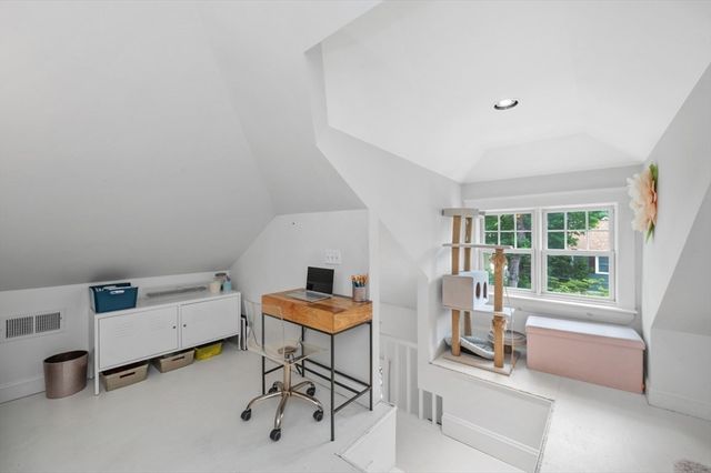 105-107 Adena Rd 105, Newton, MA 02465