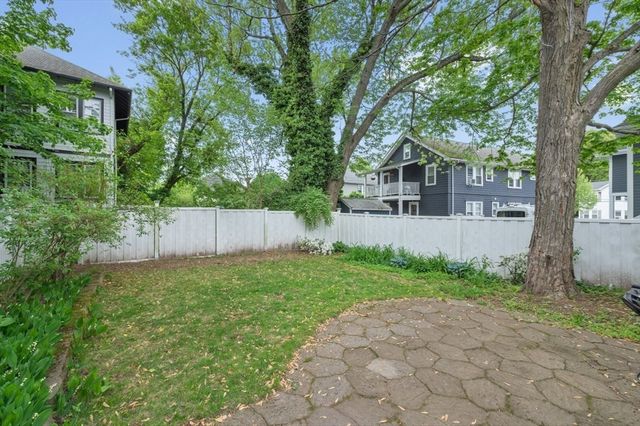 105-107 Adena Rd 105, Newton, MA 02465