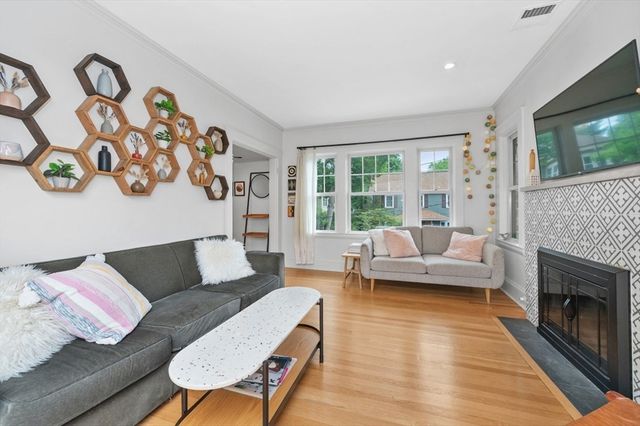 105-107 Adena Rd 105, Newton, MA 02465