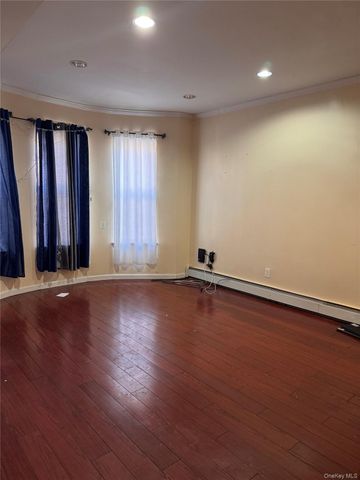 18 Pleasant Place, Brooklyn, NY 11233
