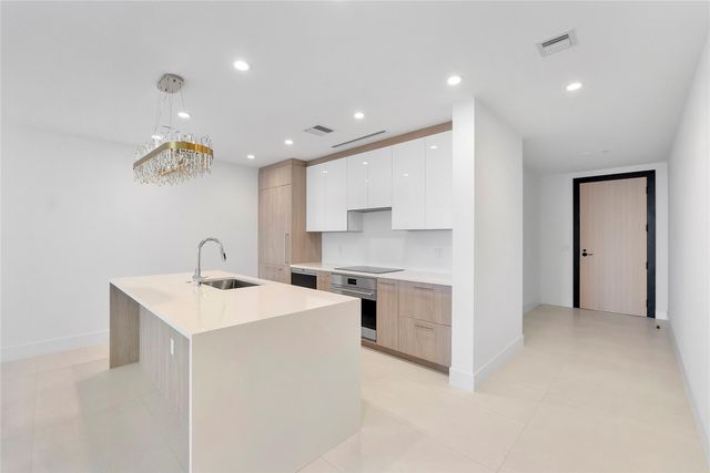 153 N Seabreeze 1803-S, Fort Lauderdale, FL 33304