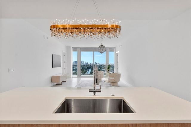 153 N Seabreeze 1803-S, Fort Lauderdale, FL 33304