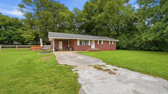 132 Cr 738 Road, Riceville, TN 37370
