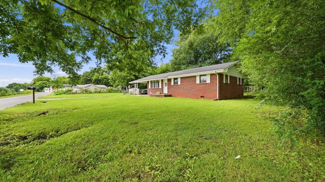 132 Cr 738 Road, Riceville, TN 37370