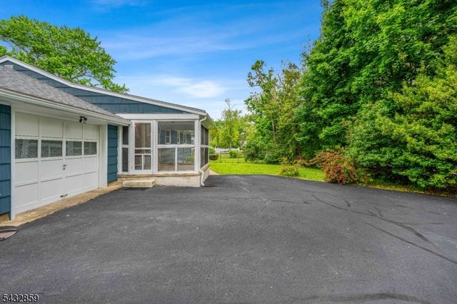 300 Arnold Ave, North Plainfield Boro, NJ 07063