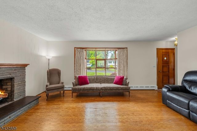 300 Arnold Ave, North Plainfield Boro, NJ 07063