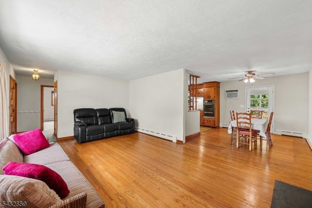 300 Arnold Ave, North Plainfield Boro, NJ 07063