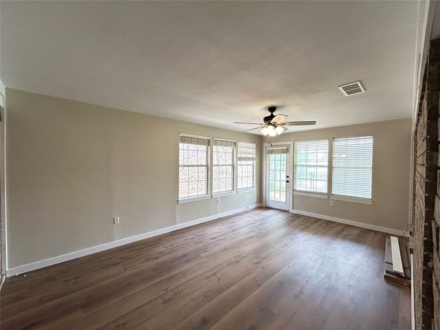 1756 Red Oak Circle, Sulphur Springs, TX 75482