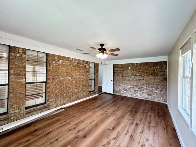 1756 Red Oak Circle, Sulphur Springs, TX 75482