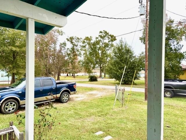 124 Fourth Ave, Onalaska, TX 77360