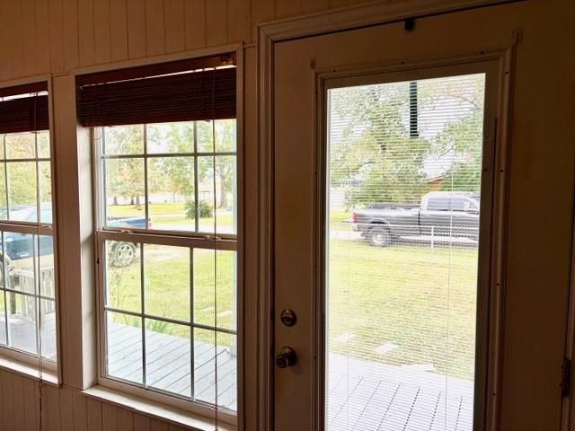 124 Fourth Ave, Onalaska, TX 77360