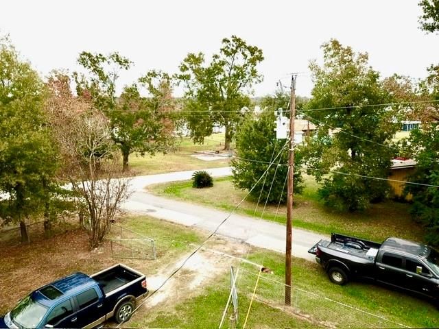 124 Fourth Ave, Onalaska, TX 77360