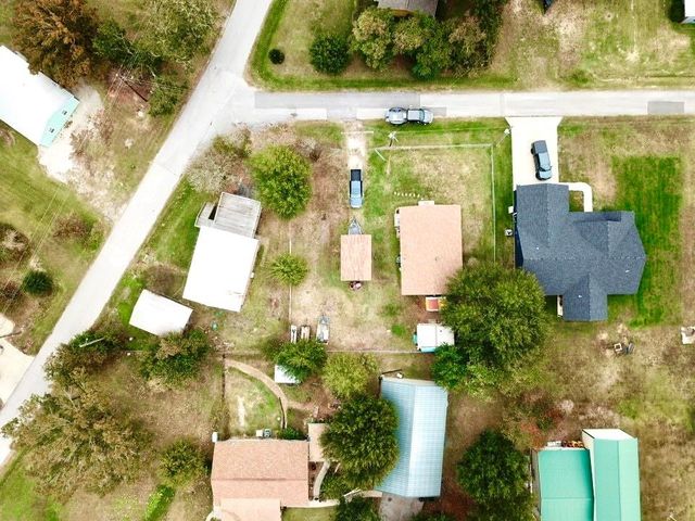 124 Fourth Ave, Onalaska, TX 77360