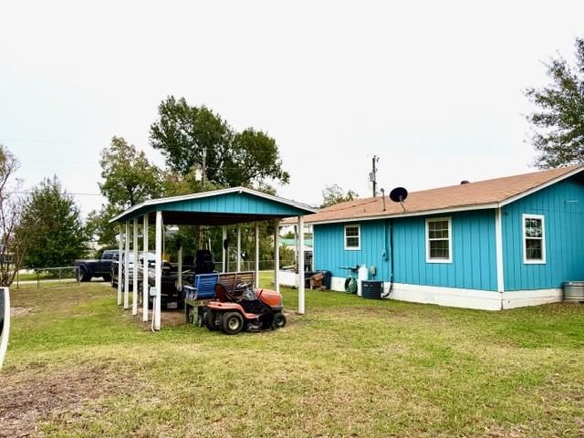 124 Fourth Ave, Onalaska, TX 77360
