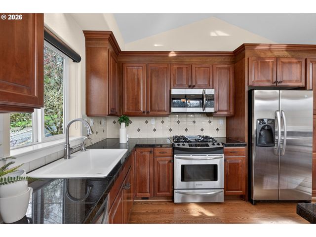 9942 Nw JUSTUS Ln, Portland, OR 97229