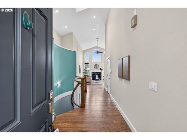 9942 Nw JUSTUS Ln, Portland, OR 97229