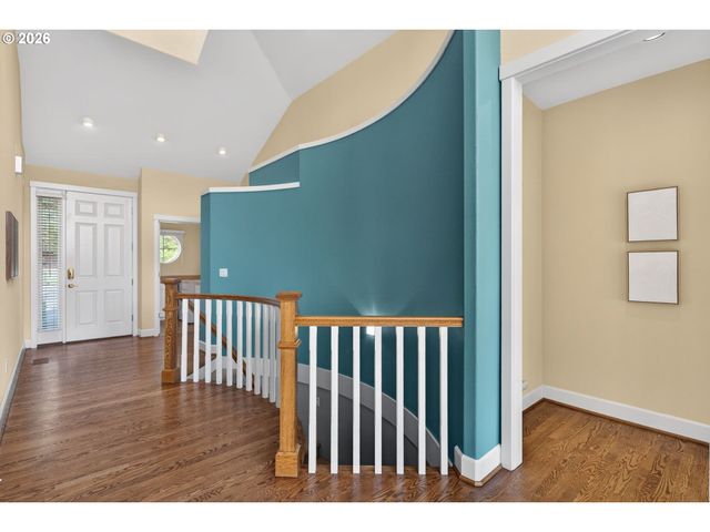 9942 Nw JUSTUS Ln, Portland, OR 97229