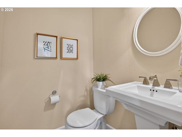 9942 Nw JUSTUS Ln, Portland, OR 97229