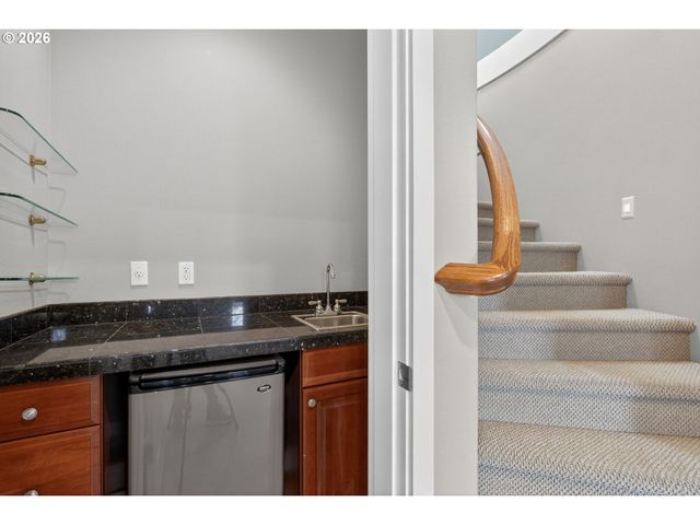 9942 Nw JUSTUS Ln, Portland, OR 97229