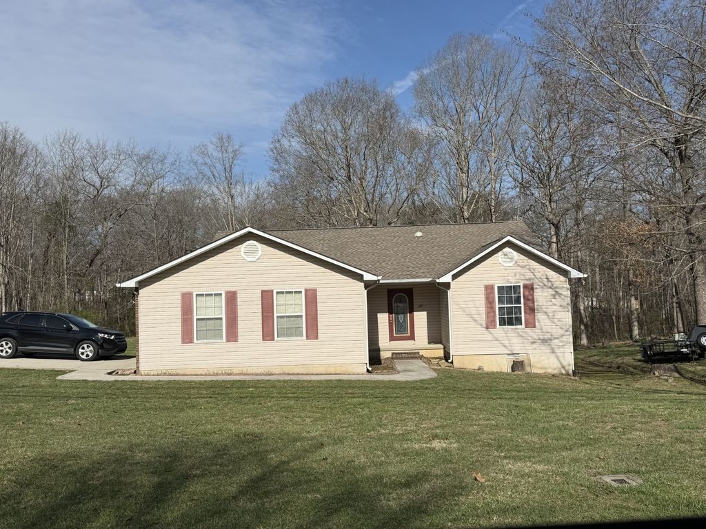 716 Mockingbird Dr, Crossville, TN 38555