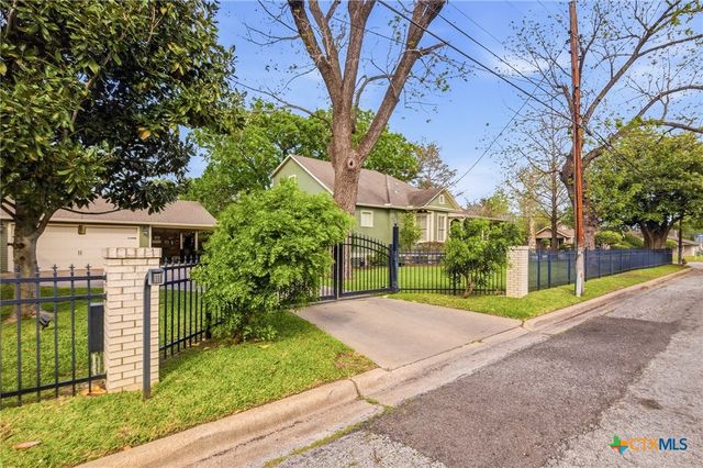 801 N Craig Street, Victoria, TX 77901