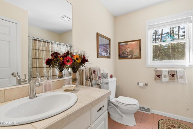 7 Bluebird Court, Saratoga Springs, NY 12866