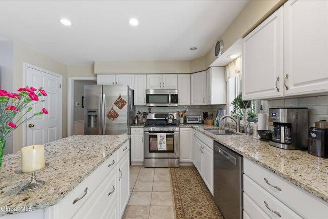 7 Bluebird Court, Saratoga Springs, NY 12866