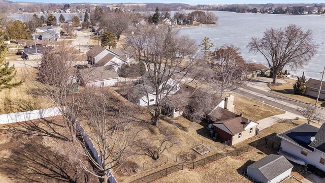 337 Lake DRIVE, Random Lake, WI 53075