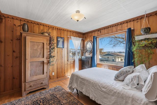 337 Lake DRIVE, Random Lake, WI 53075