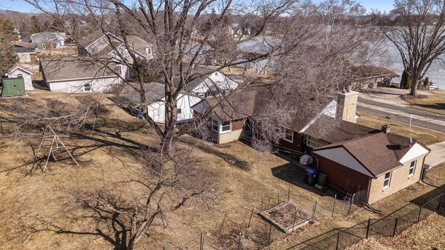 337 Lake DRIVE, Random Lake, WI 53075