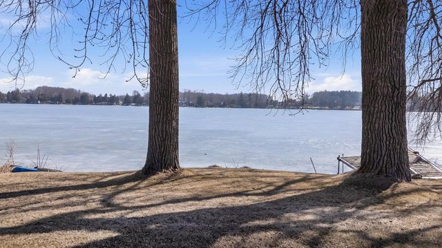 337 Lake DRIVE, Random Lake, WI 53075